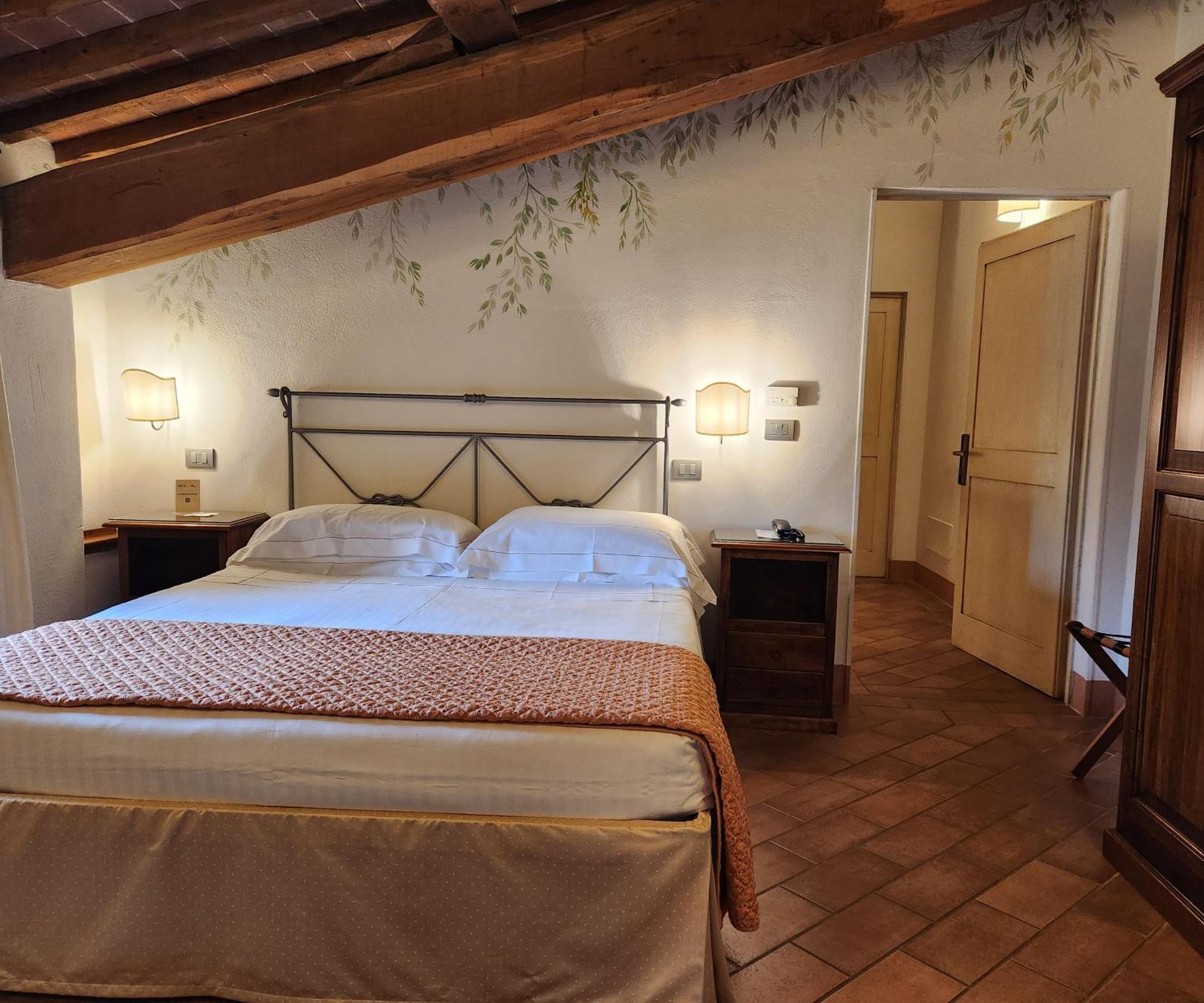 Villa Curina Resort Castelnuovo Berardenga Exterior foto